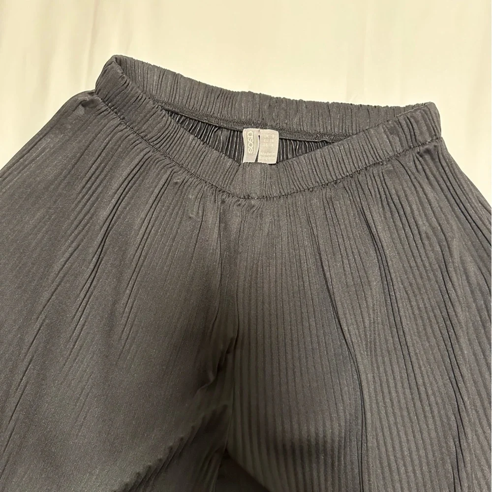 ASOS Ribbed Cropped Flowy Pant - Picture 4 of 5